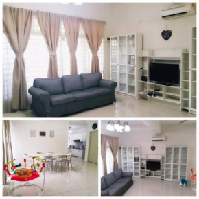 Semi-D Bandar Saujana Putra Homestay